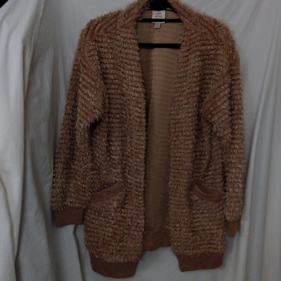 Knox Rose Eyelash Cardigan Sweater - Picture 4 of 5